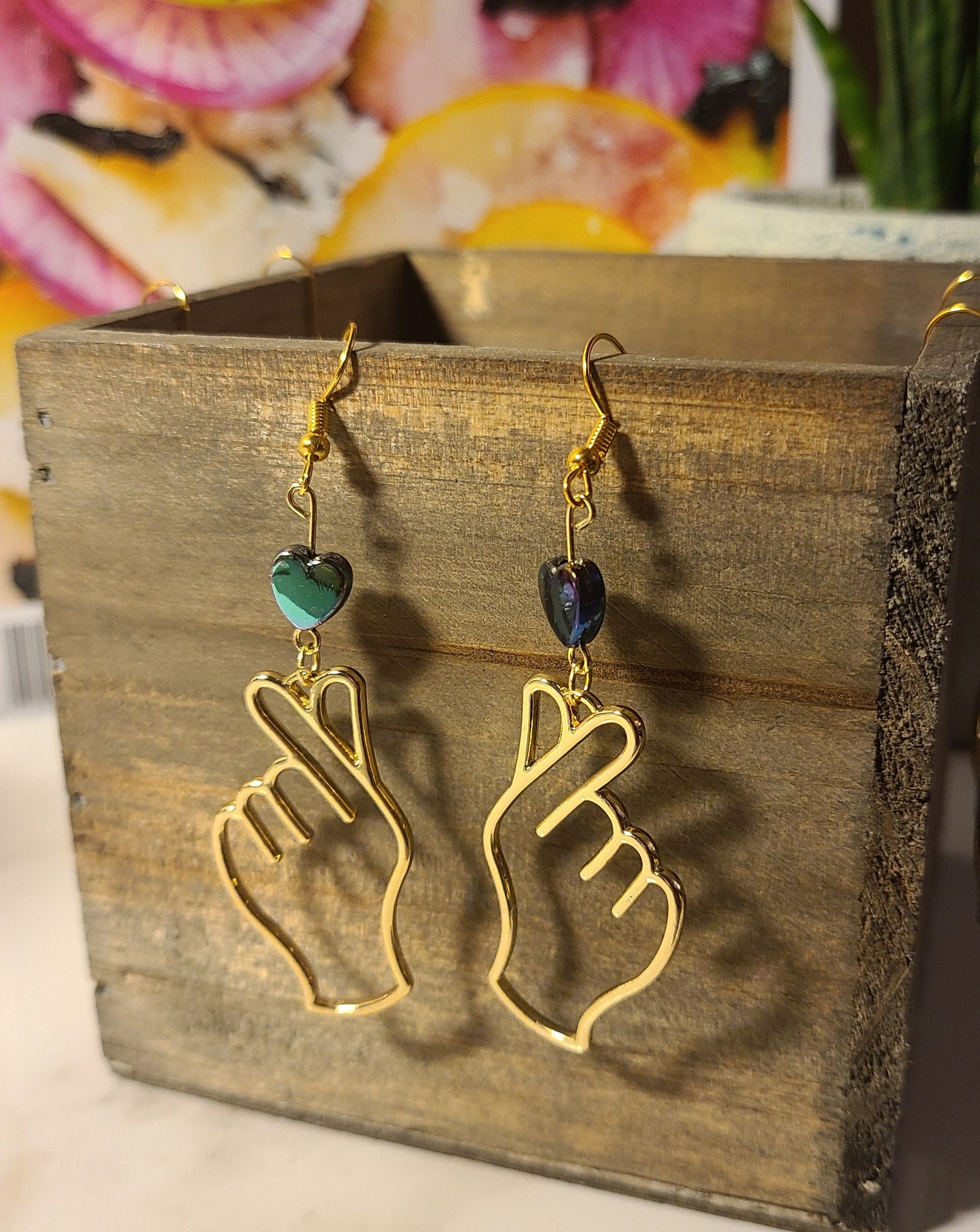 Finger Heart Earrings - Black